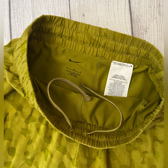 Nike | Girls Athletic Shorts With Built-In Briefs - Picture 4 of 6